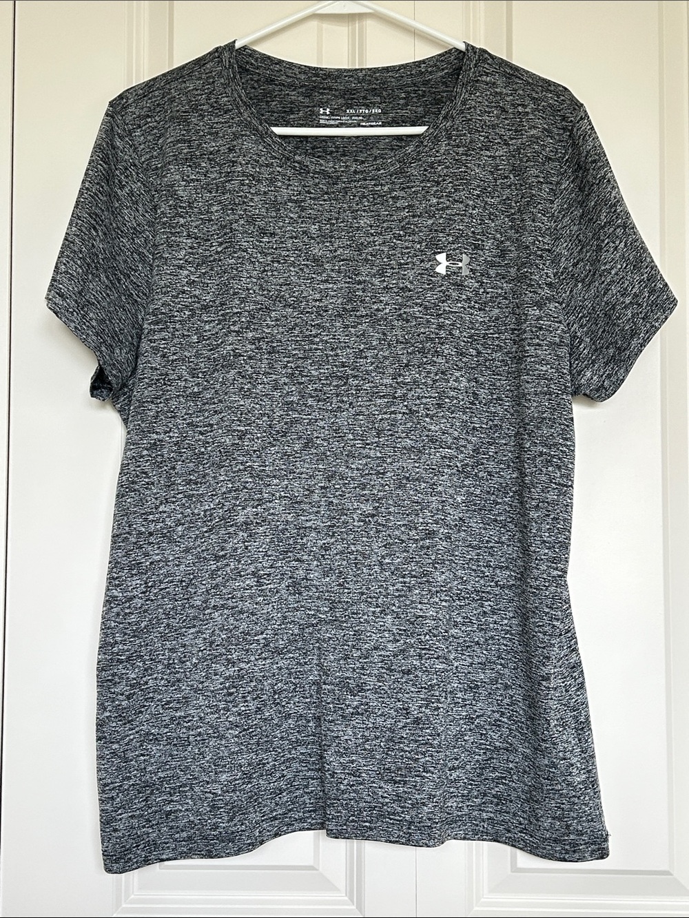 EUC Under Armour Women’s HeatGear Loose Fit Gray/Black Heathered Tech Tee - XXL